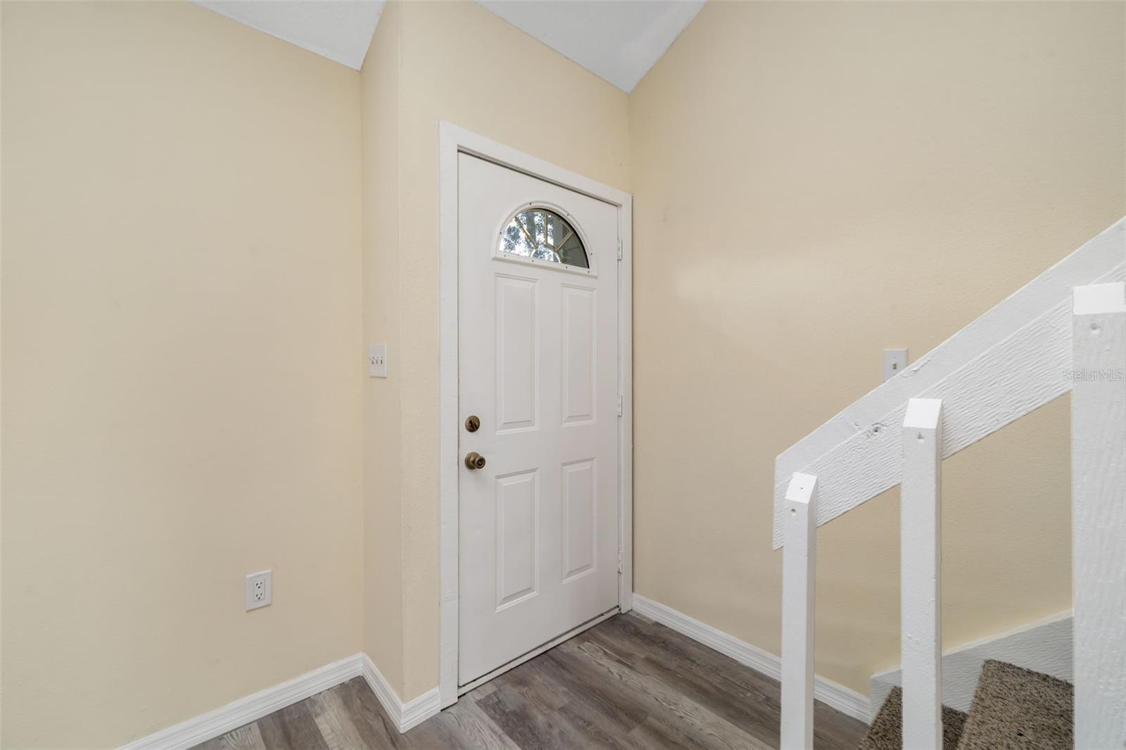 Image 7 of 44 For 2004 Wood Hollow Place