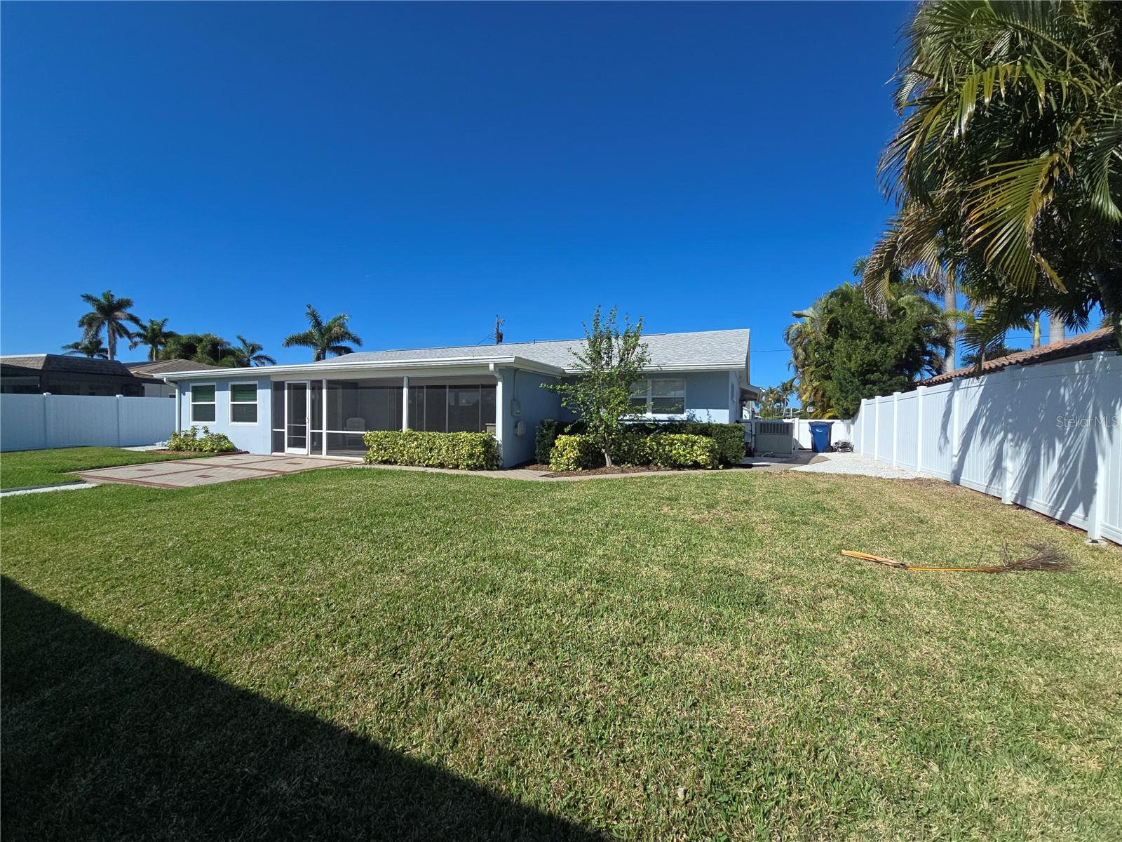 Image 10 of 52 For 4007 Royal Palm Drive