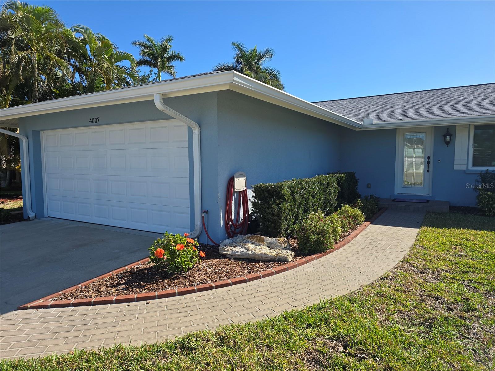 Image 3 of 52 For 4007 Royal Palm Drive