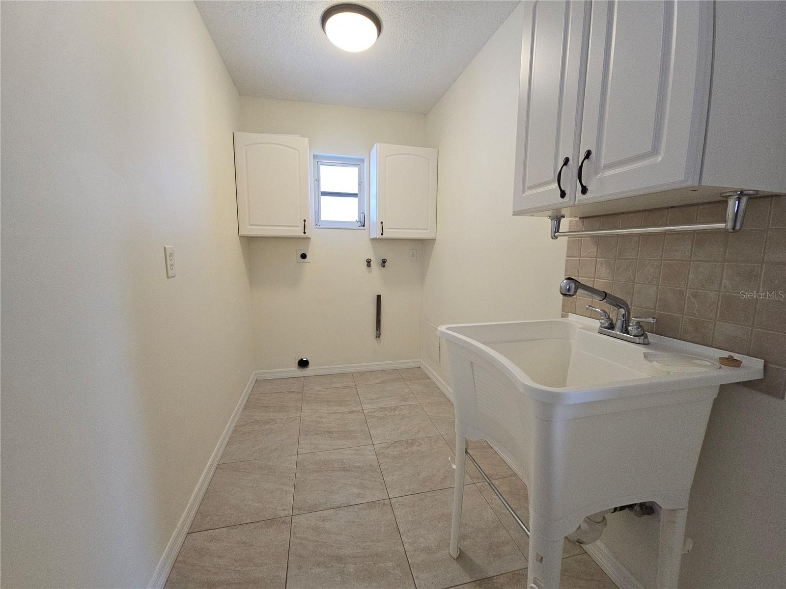 Image 42 of 52 For 4007 Royal Palm Drive