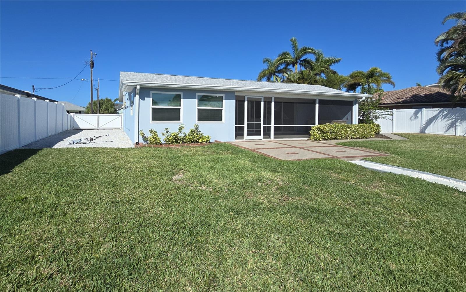 Image 6 of 52 For 4007 Royal Palm Drive