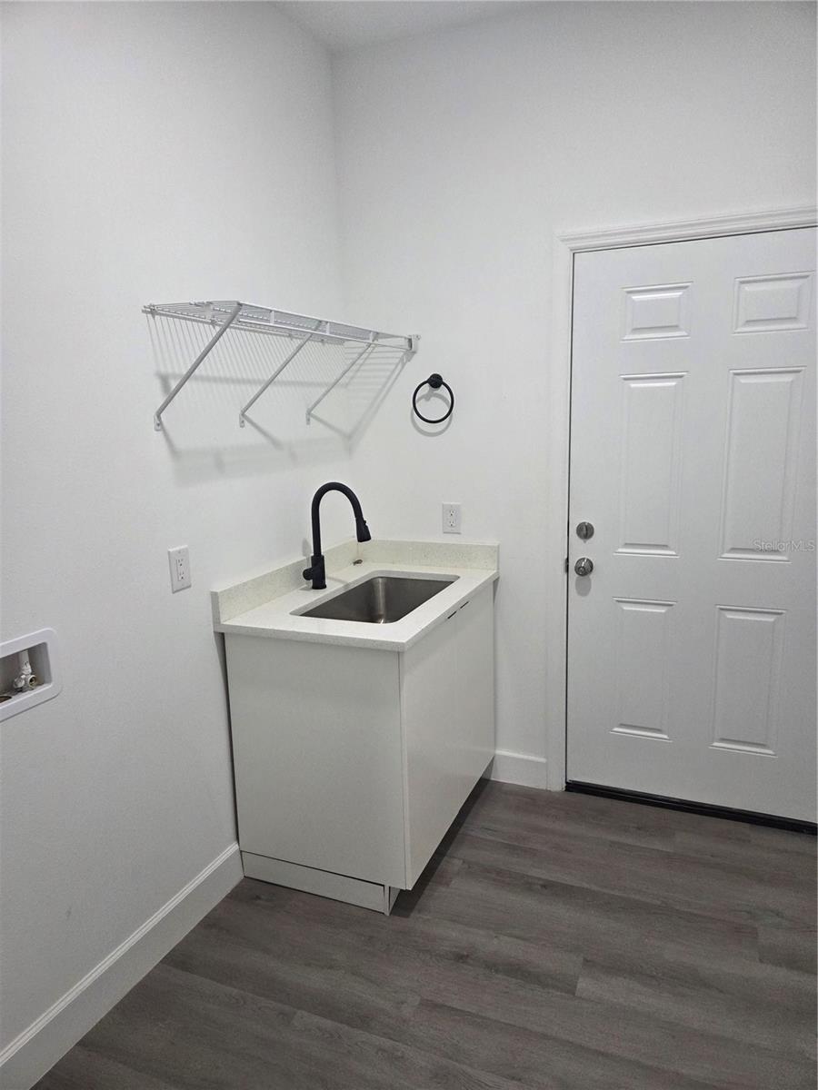 Image 10 of 15 For 2300 Parrot Street