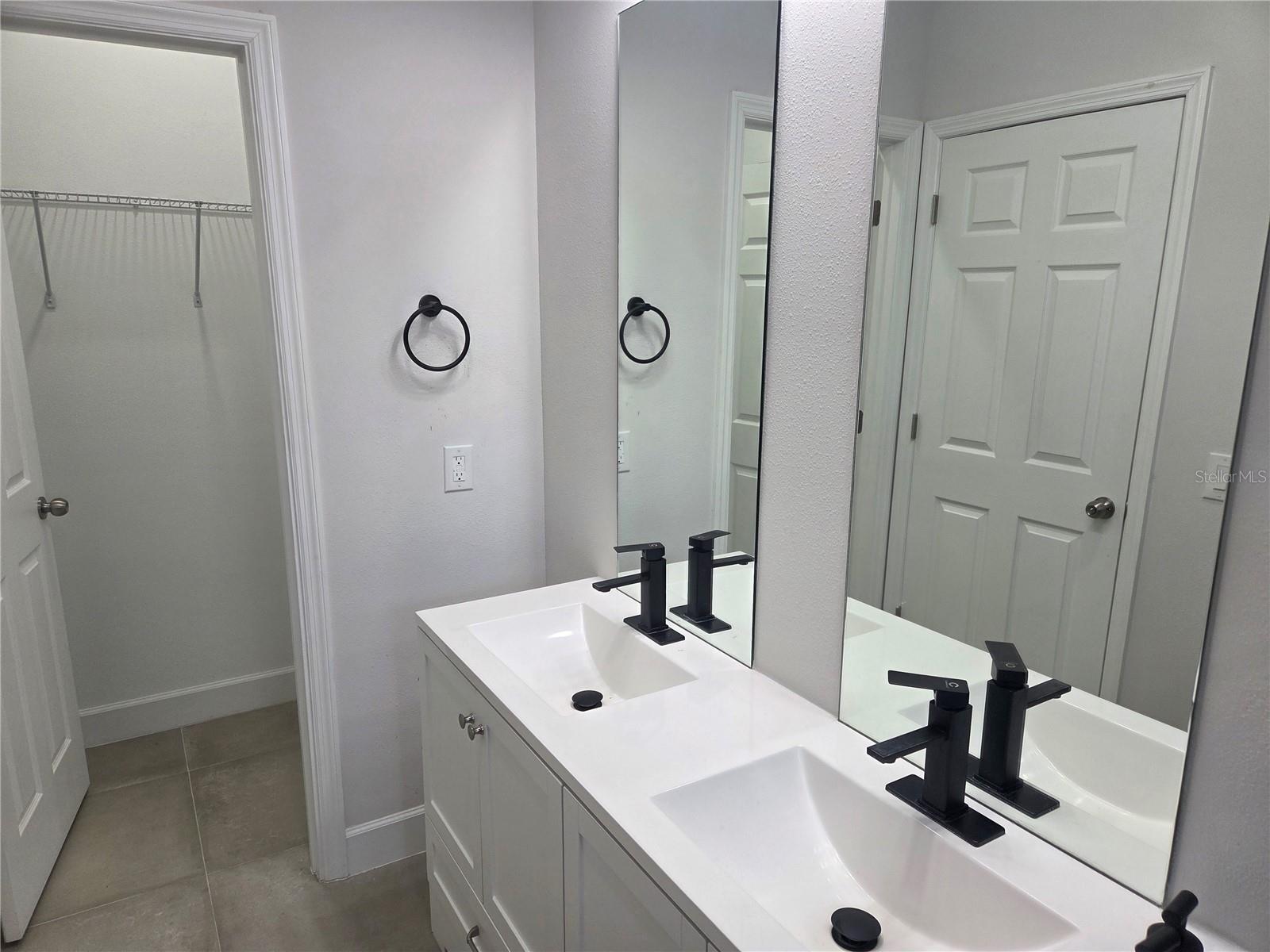 Image 13 of 15 For 2300 Parrot Street