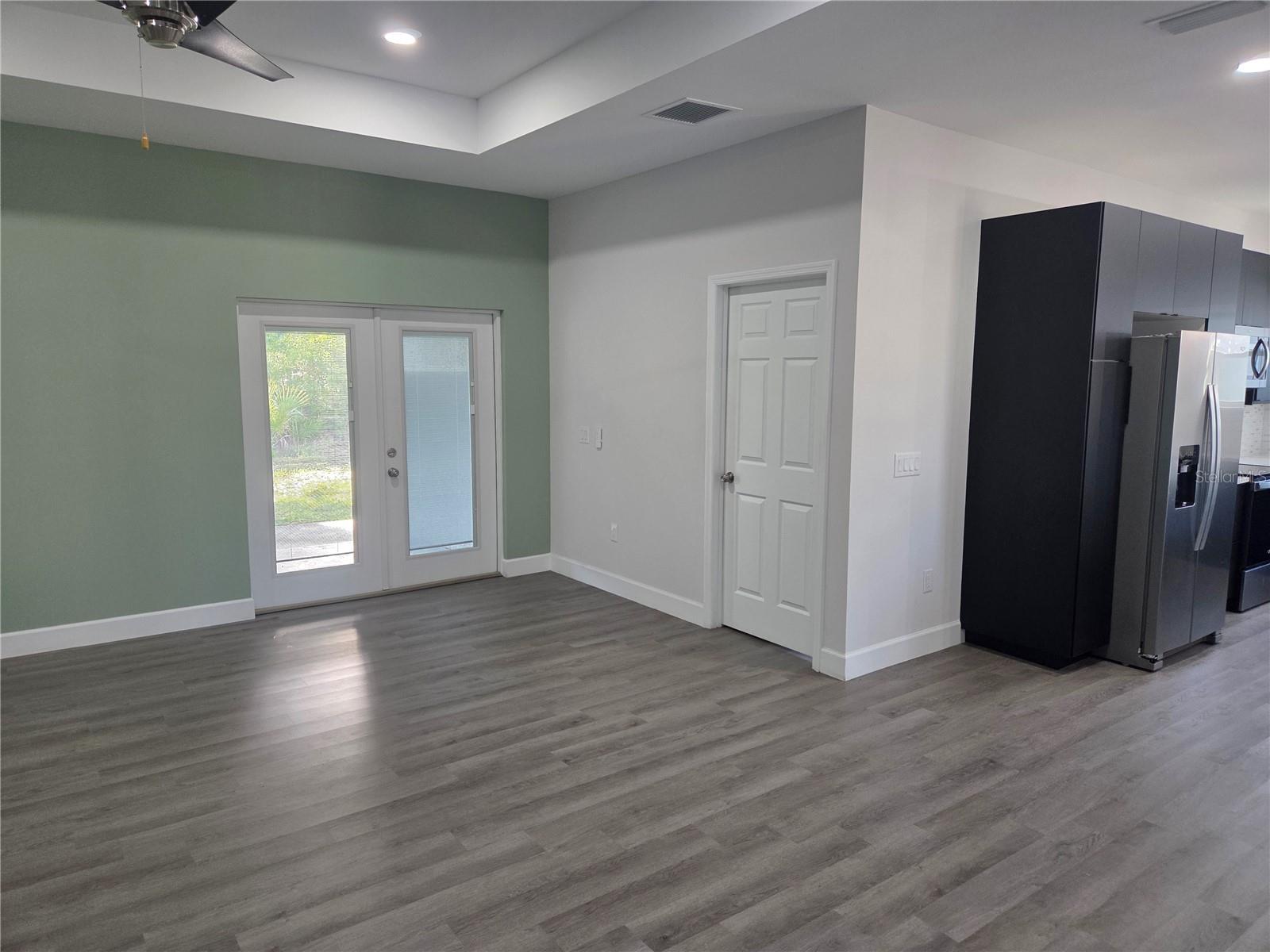 Image 5 of 15 For 2300 Parrot Street