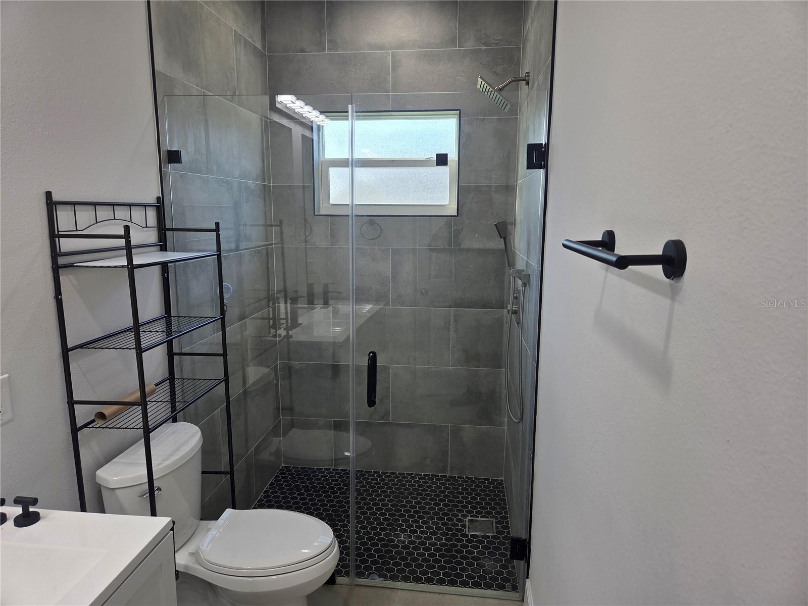 Image 7 of 15 For 2300 Parrot Street