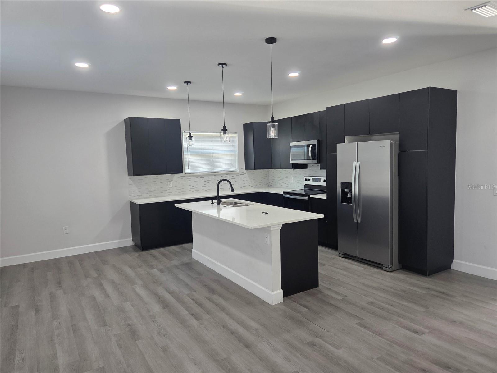 Image 3 of 13 For 2278 Parrot Street