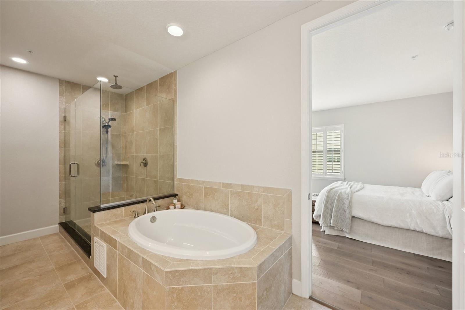 Image 28 of 41 For 3420 77th Street W 101