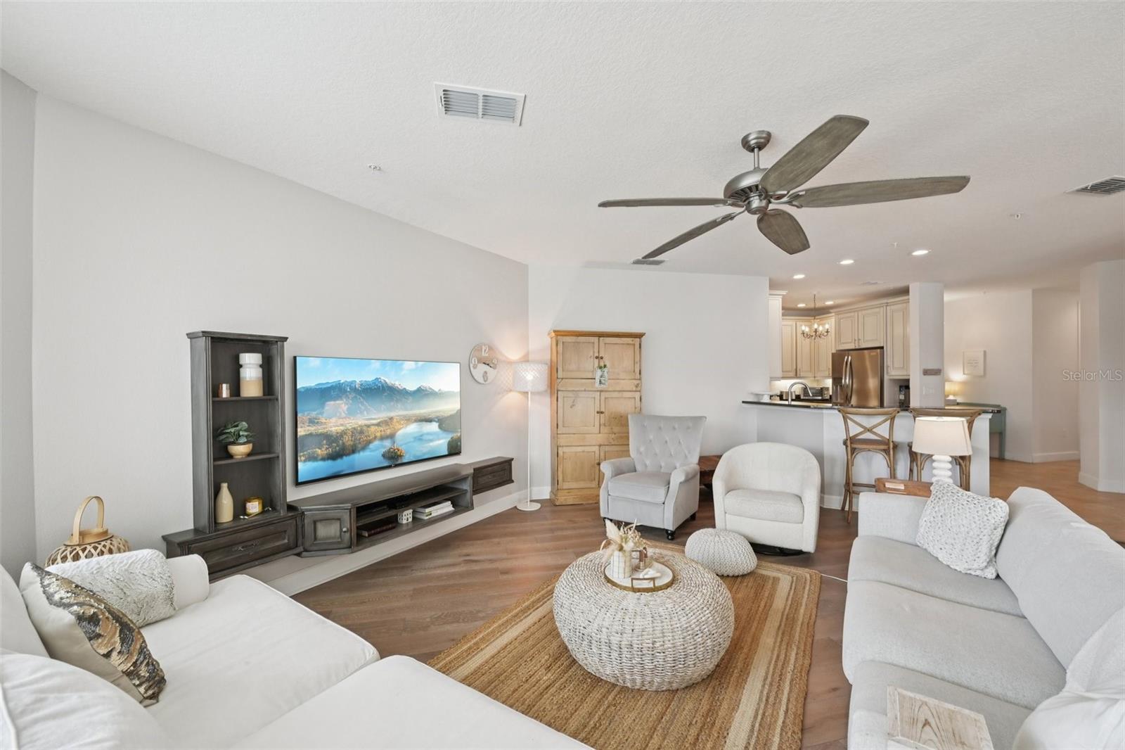 Image 5 of 41 For 3420 77th Street W 101