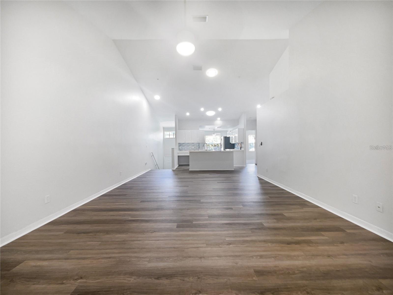 Image 3 of 22 For 6629 Pineview Terrace 5-20