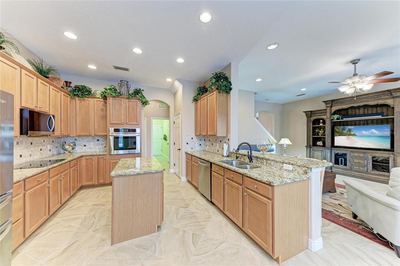 Image 18 of 66 For 23327 Red Robin Place