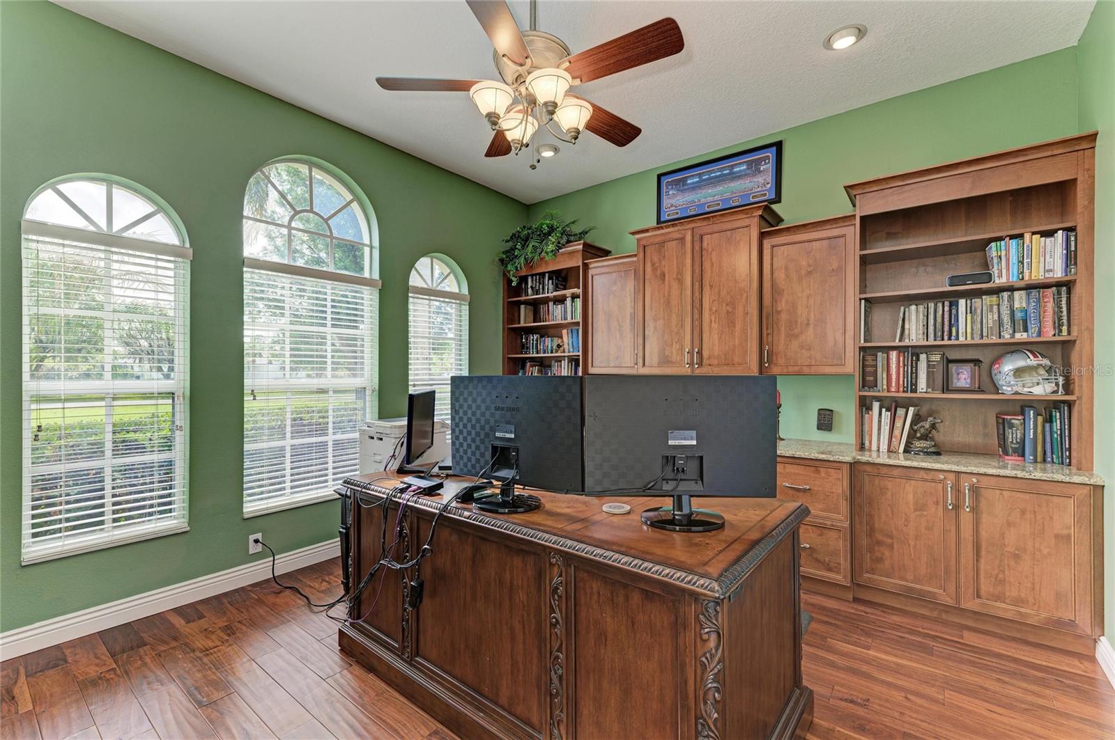 Image 4 of 66 For 23327 Red Robin Place