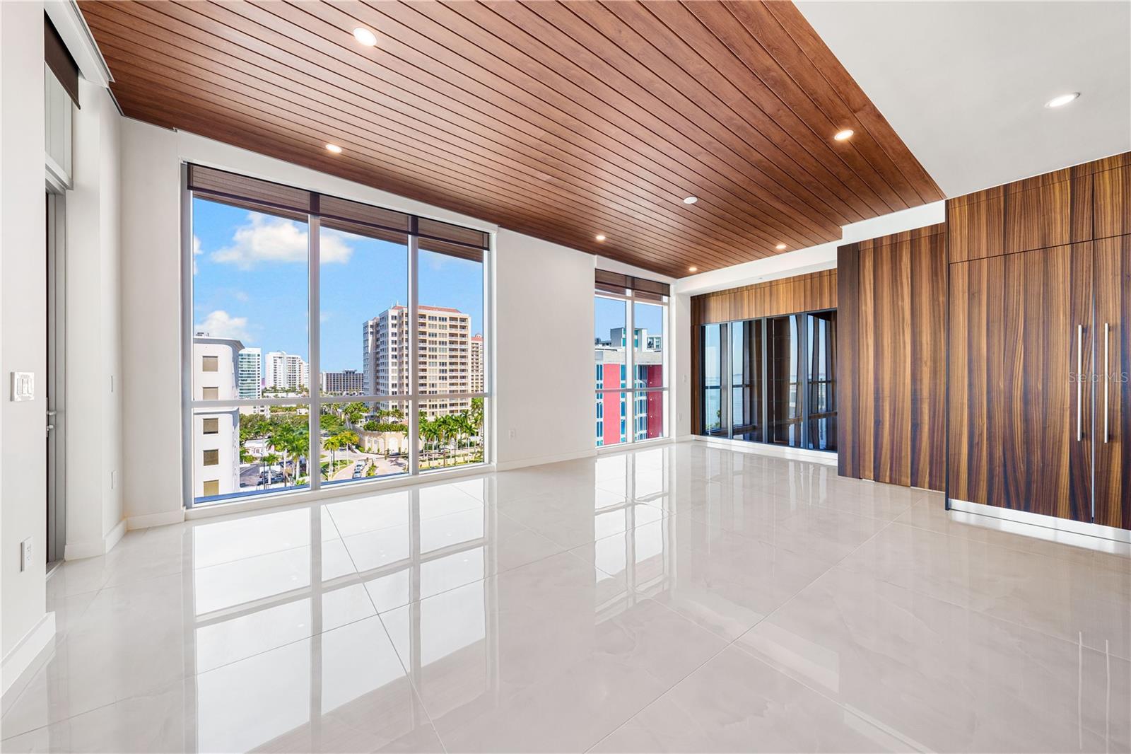 Image 18 of 73 For 111 Golden Gate Point 801ph