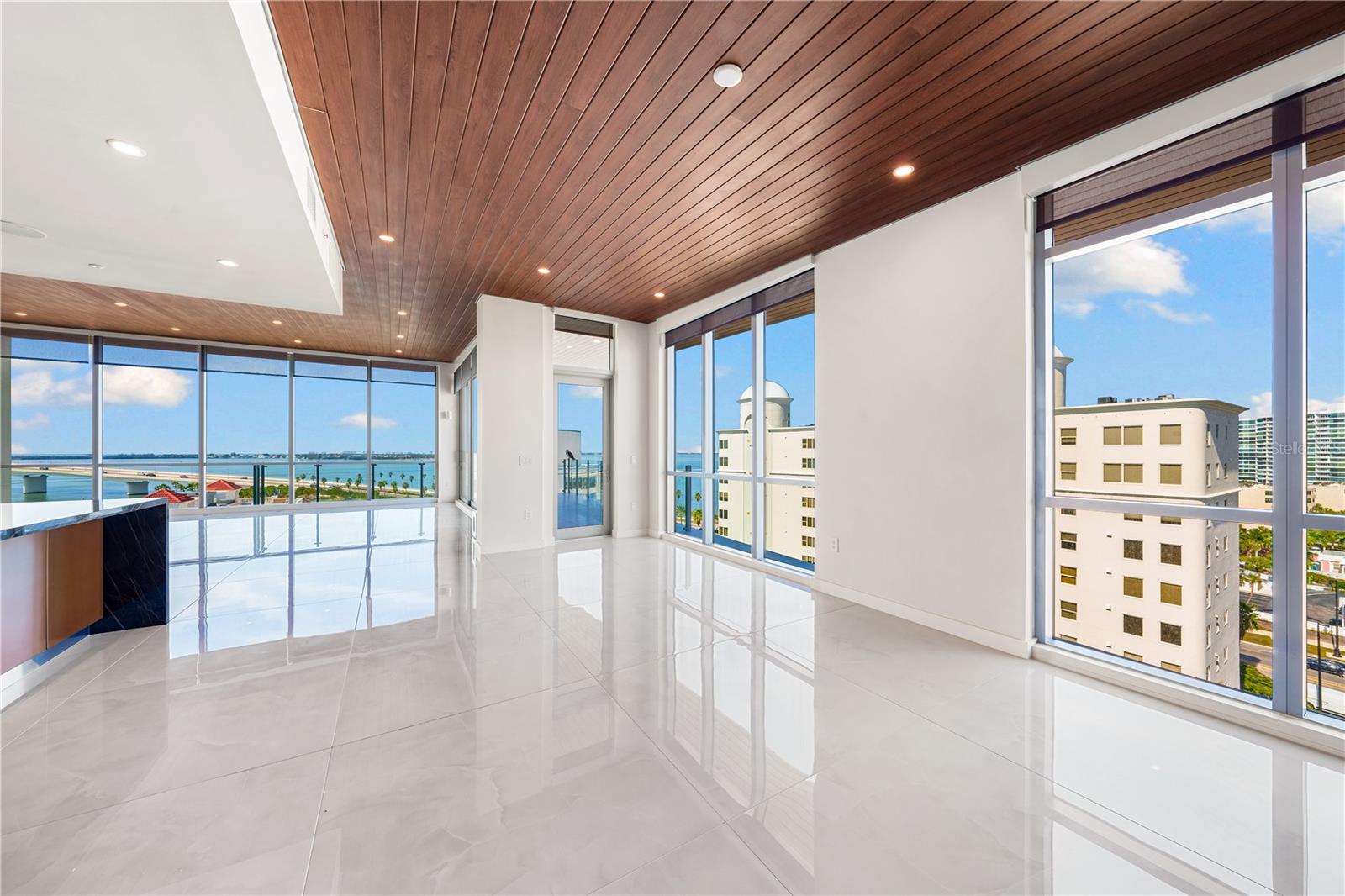 Image 20 of 73 For 111 Golden Gate Point 801ph