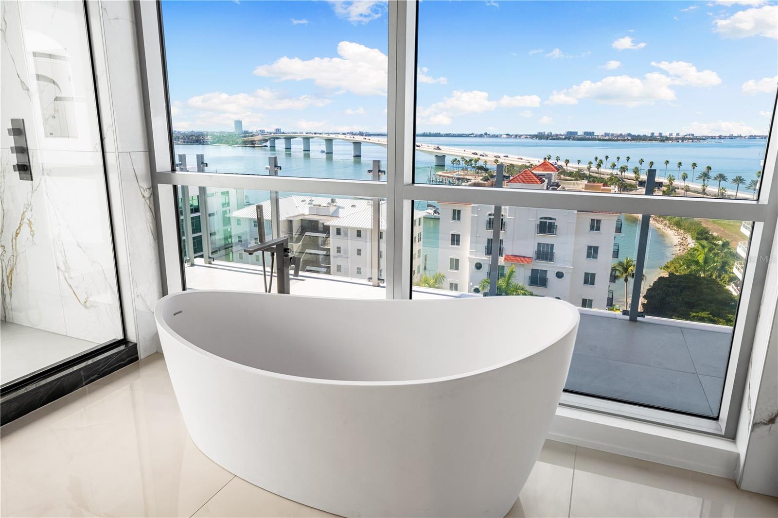 Image 26 of 73 For 111 Golden Gate Point 801ph