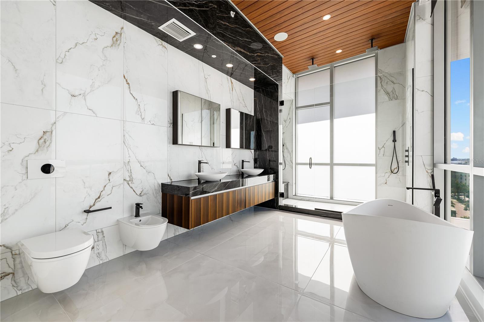 Image 27 of 73 For 111 Golden Gate Point 801ph