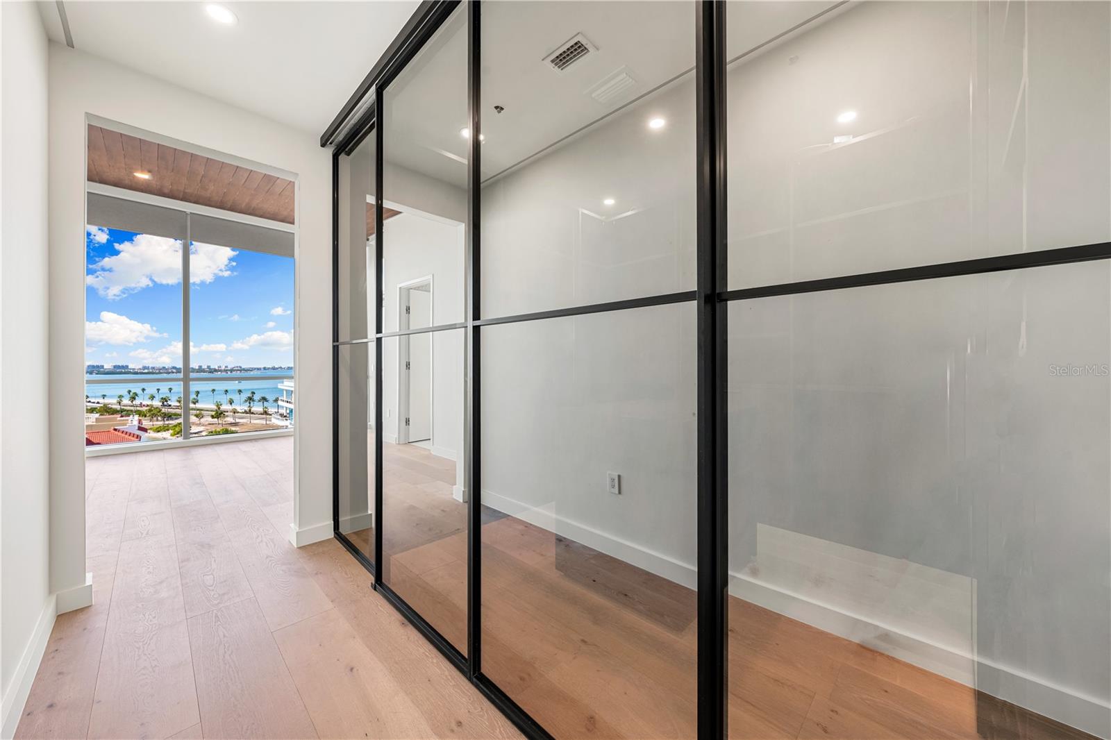 Image 30 of 73 For 111 Golden Gate Point 801ph