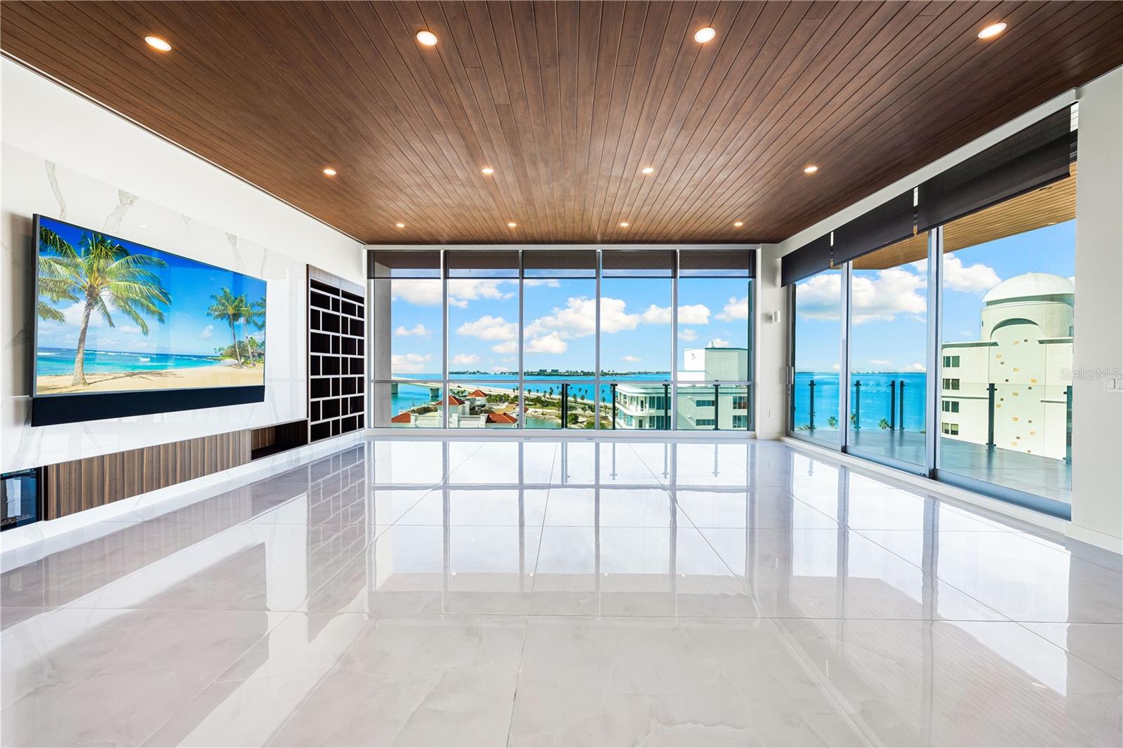 Image 7 of 73 For 111 Golden Gate Point 801ph