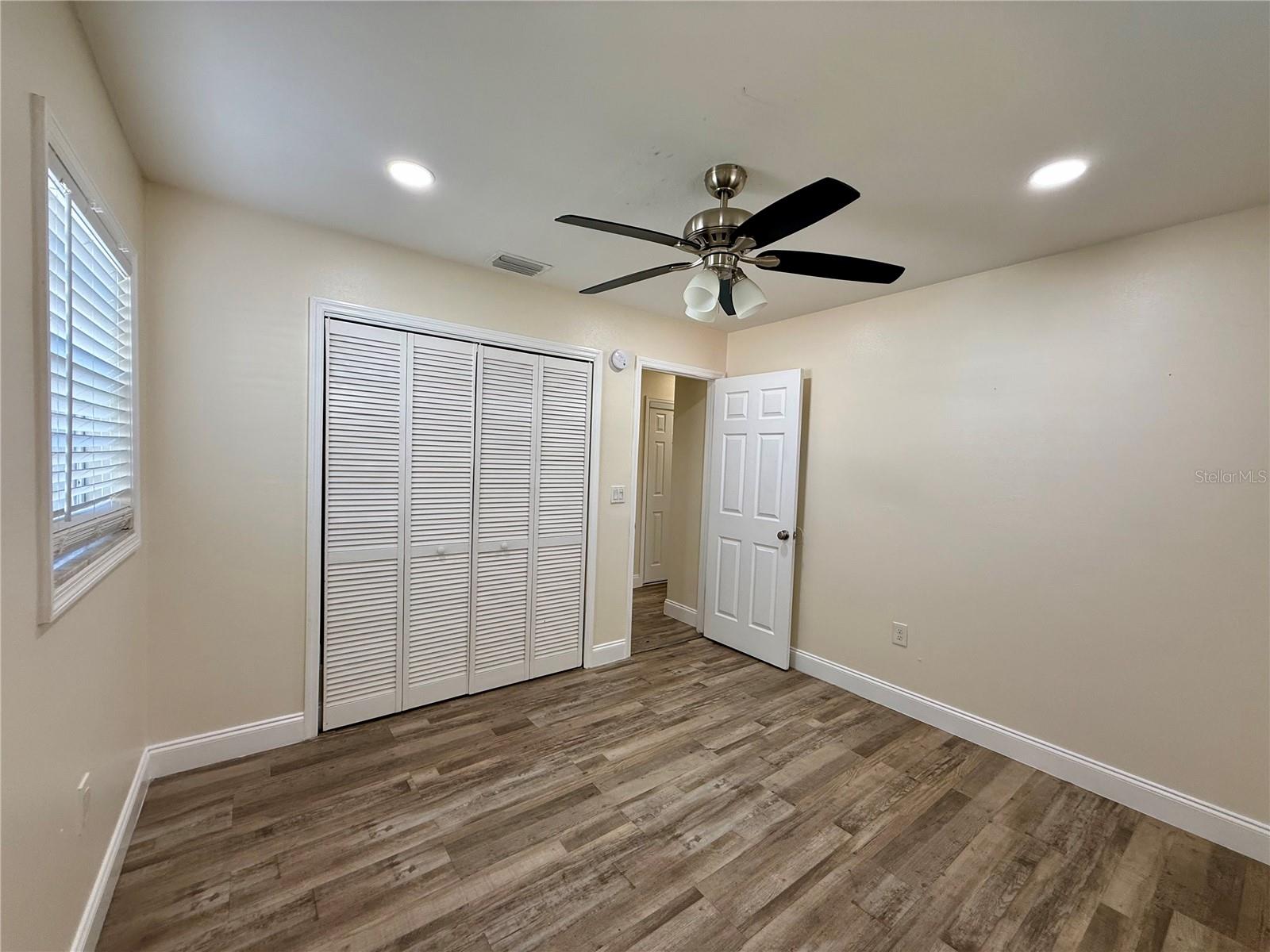 Image 18 of 27 For 4918 Gold Trees Way