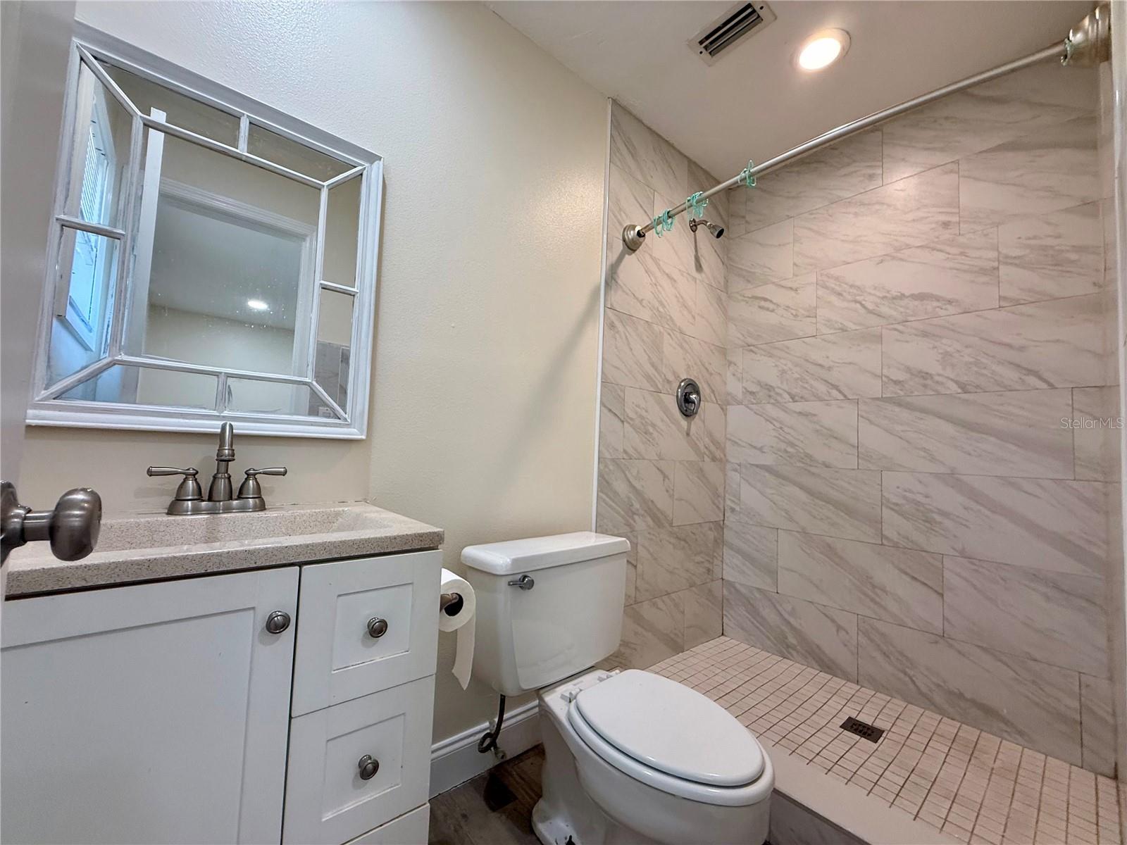 Image 21 of 27 For 4918 Gold Trees Way