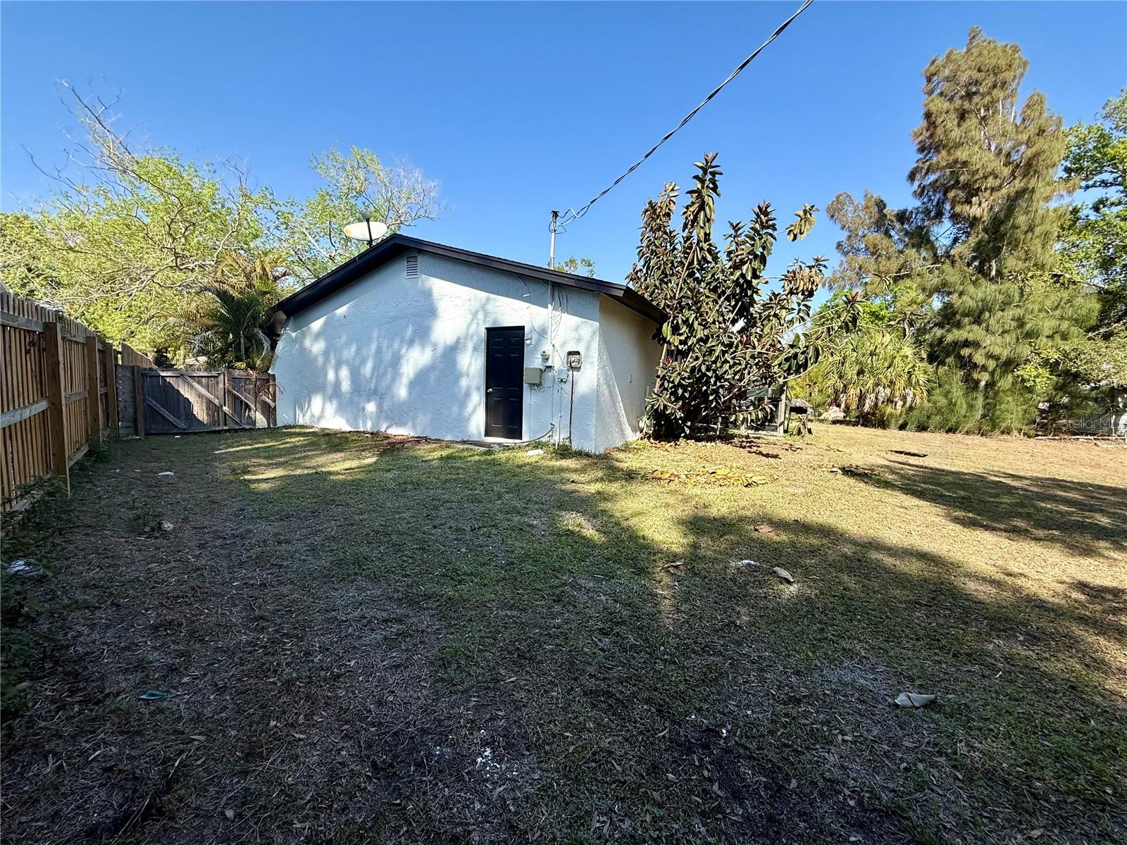 Image 23 of 27 For 4918 Gold Trees Way