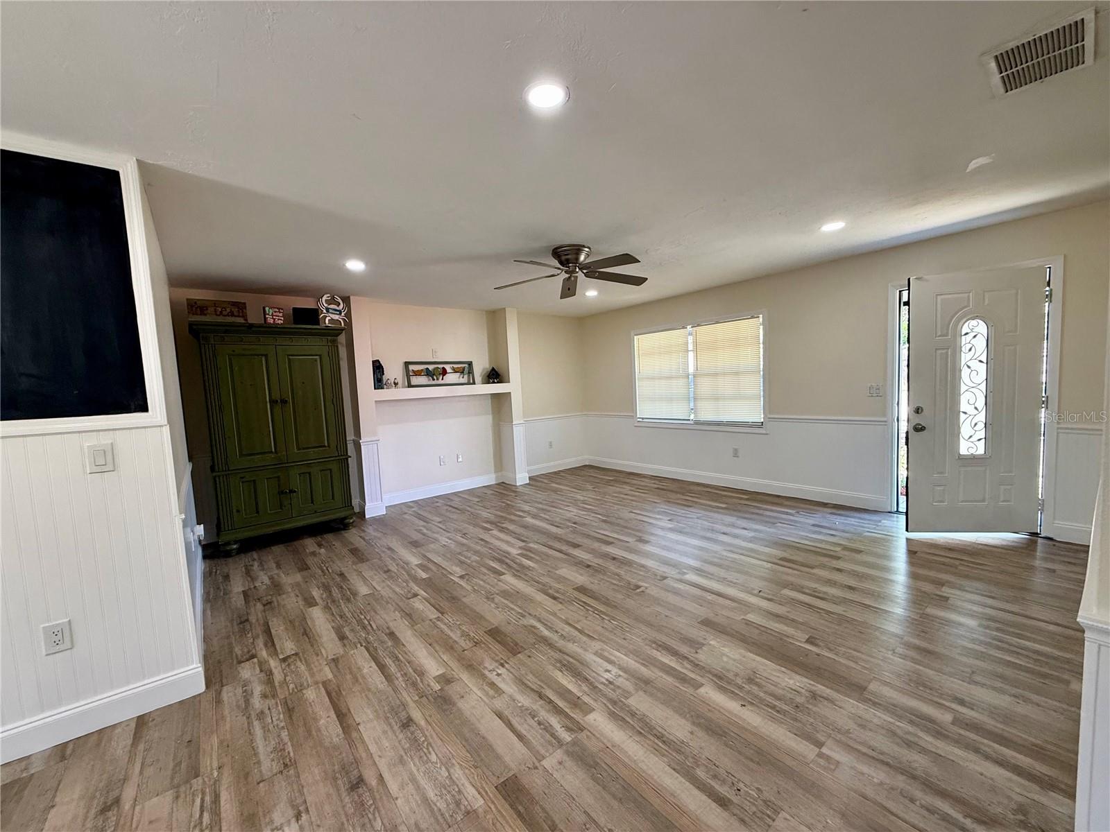 Image 5 of 27 For 4918 Gold Trees Way