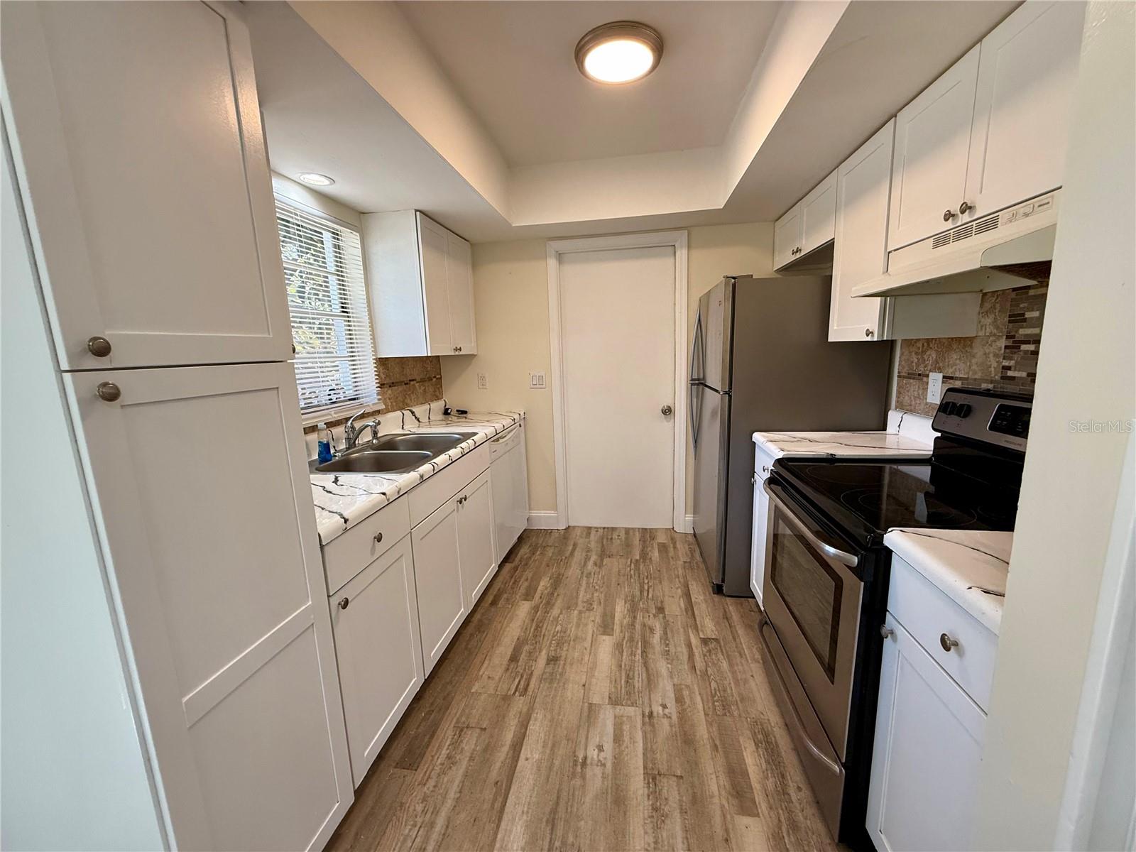 Image 8 of 27 For 4918 Gold Trees Way