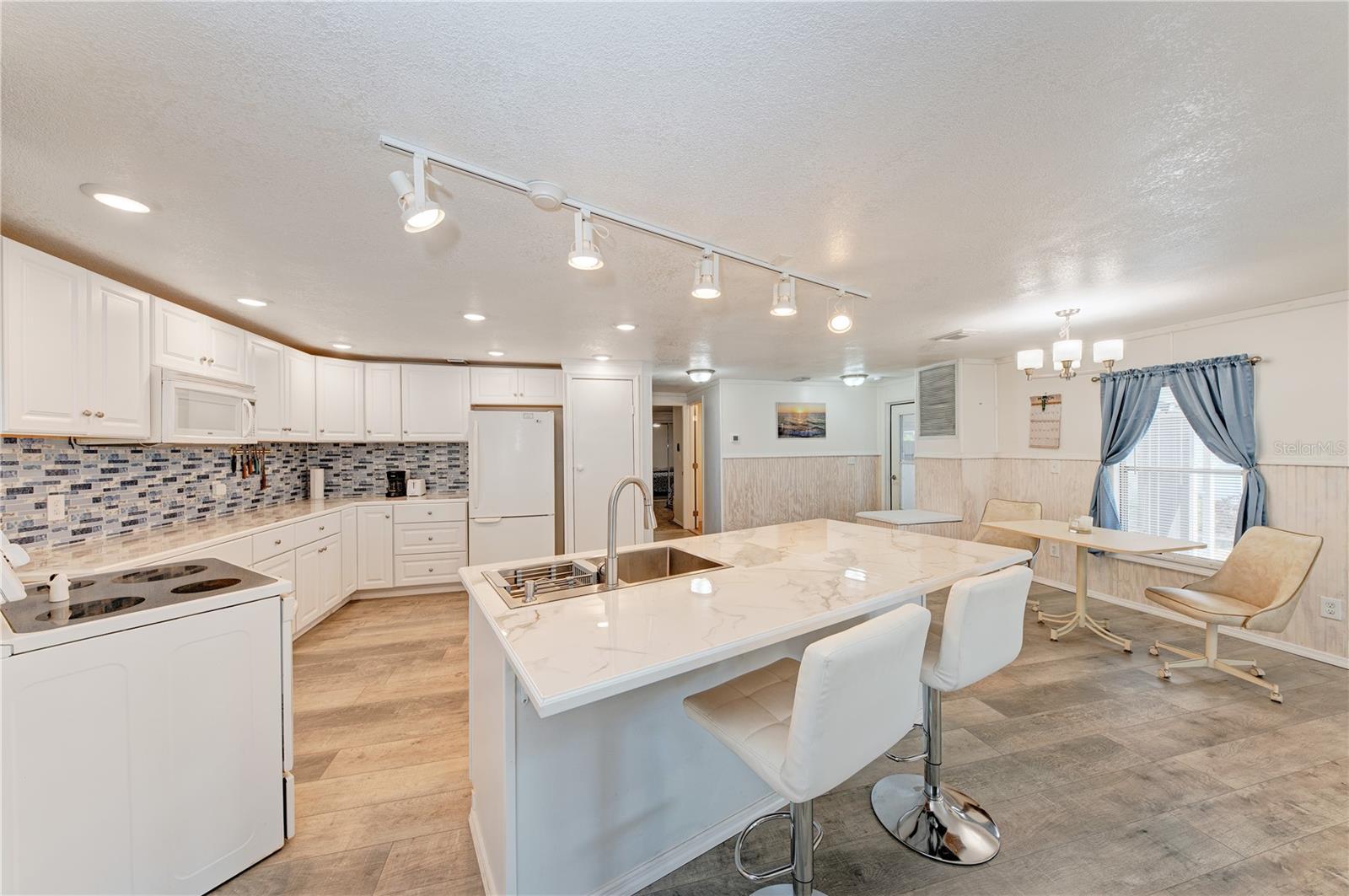 Image 14 of 56 For 2 Flora Vista Street