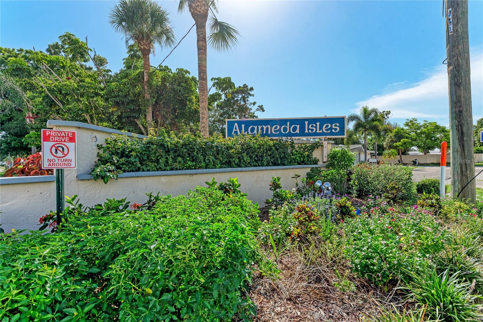 Image 41 of 56 For 2 Flora Vista Street