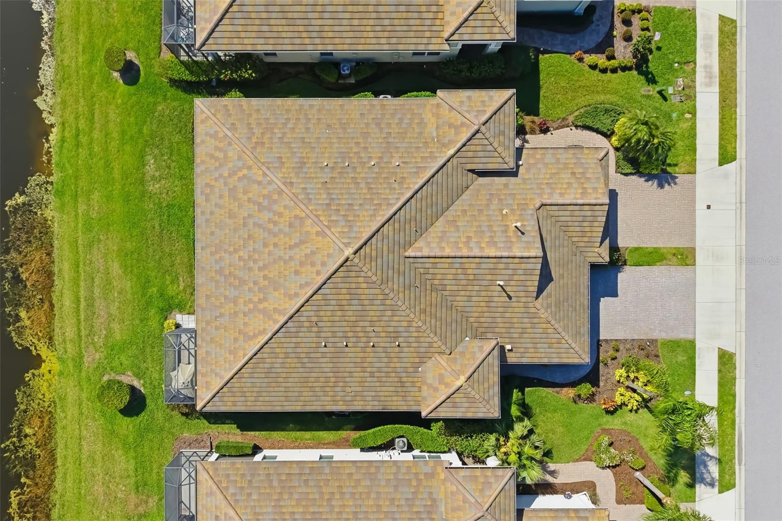 Image 19 of 74 For 5423 Fairfield Boulevard