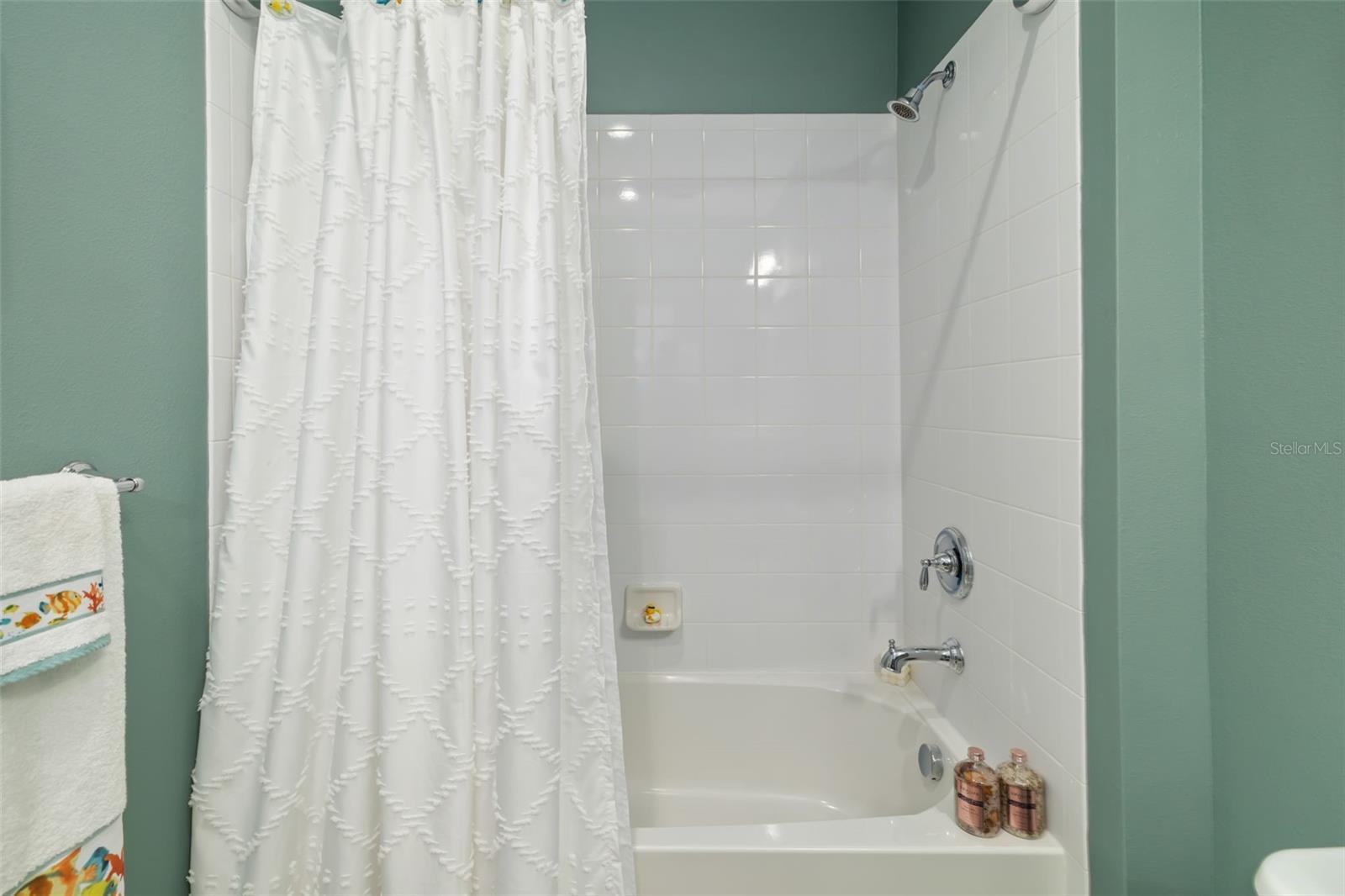 Image 38 of 74 For 5423 Fairfield Boulevard