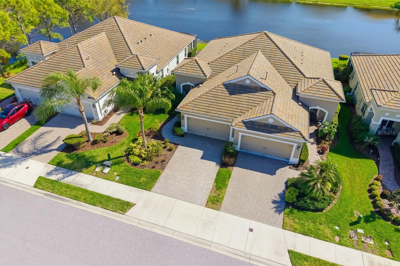 Image 4 of 74 For 5423 Fairfield Boulevard