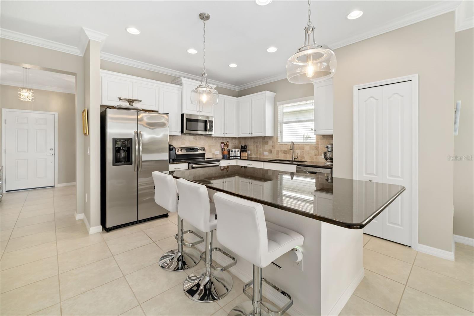 Image 40 of 74 For 5423 Fairfield Boulevard