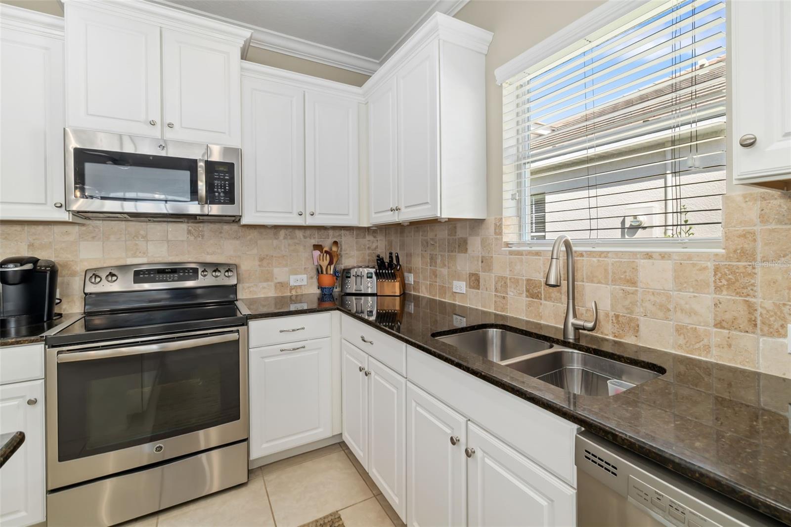 Image 42 of 74 For 5423 Fairfield Boulevard