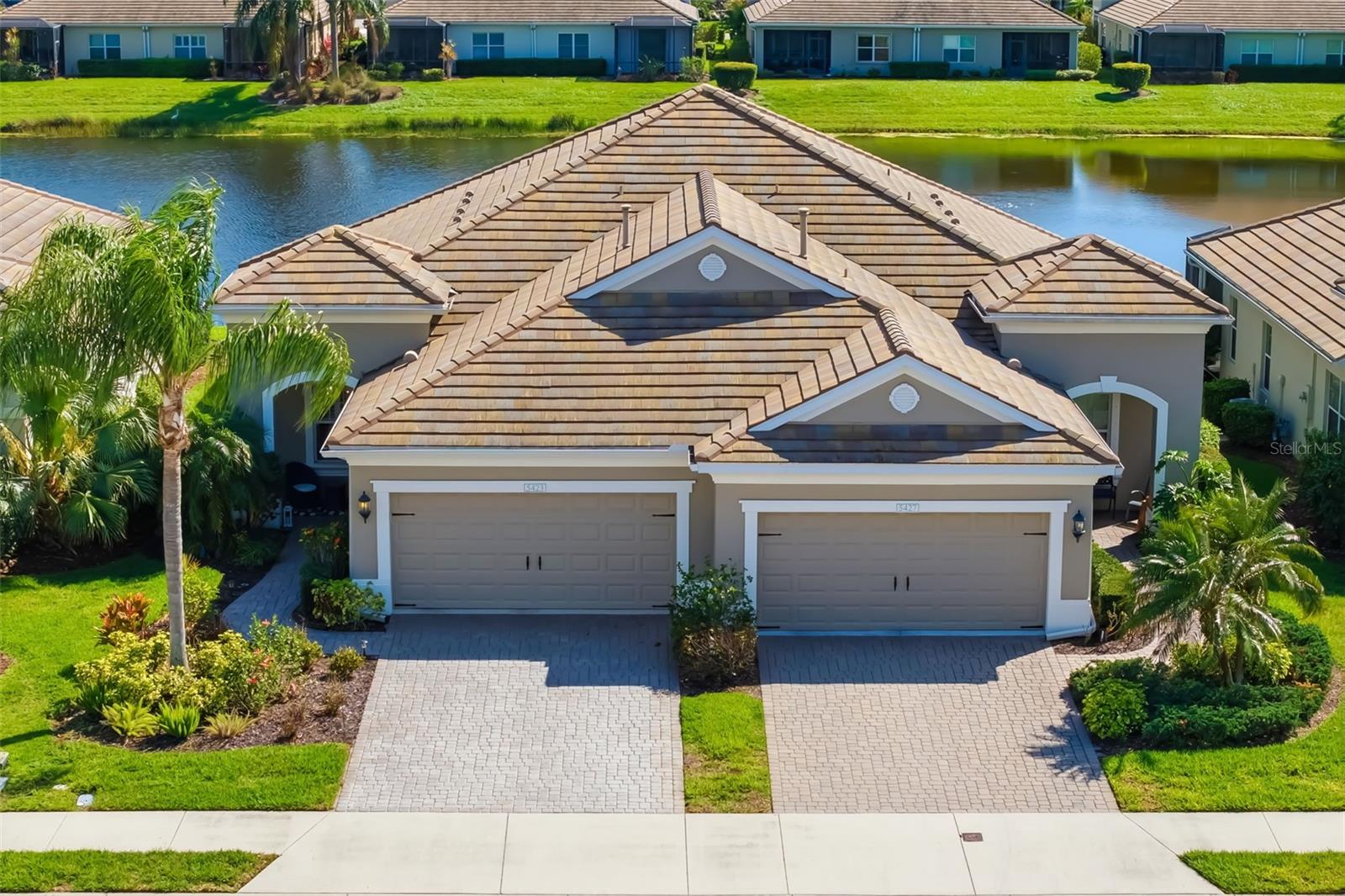 Image 5 of 74 For 5423 Fairfield Boulevard