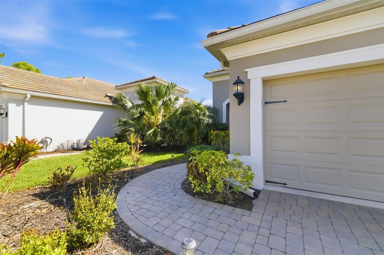 Image 8 of 74 For 5423 Fairfield Boulevard