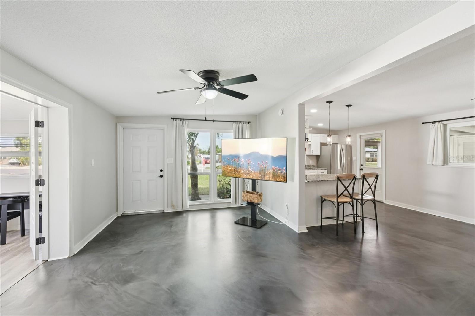 Image 4 of 18 For 2416 Emory Avenue