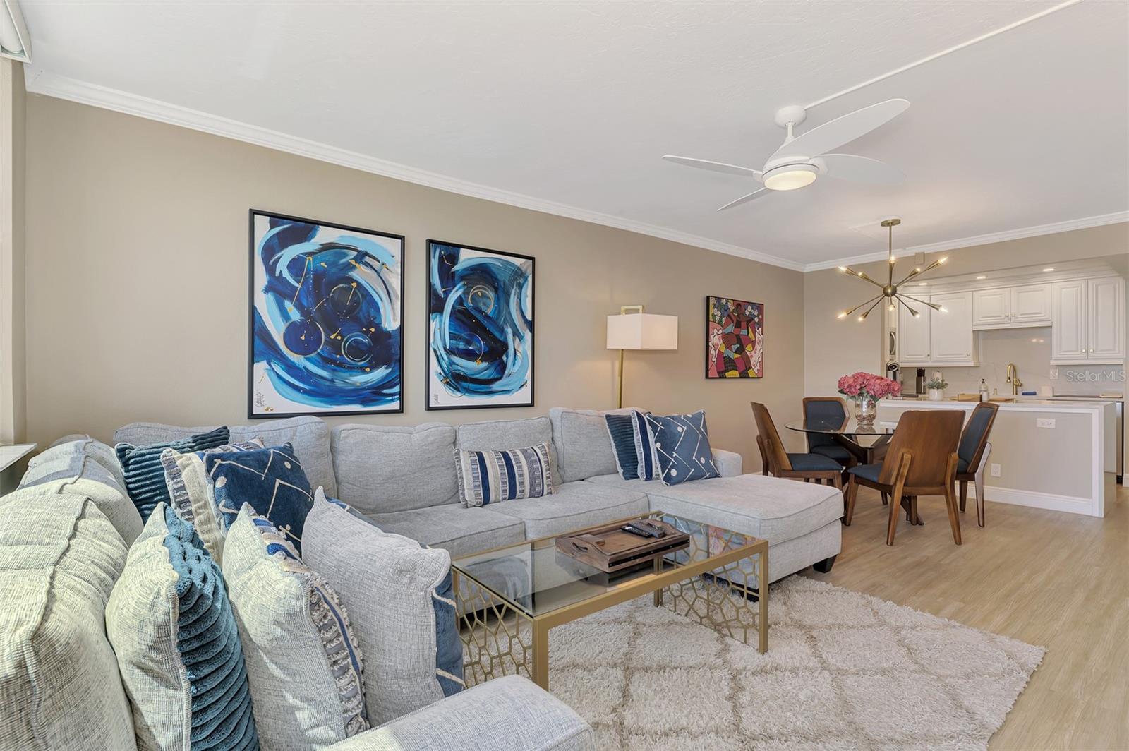 Image 10 of 40 For 5855 Midnight Pass Road 333