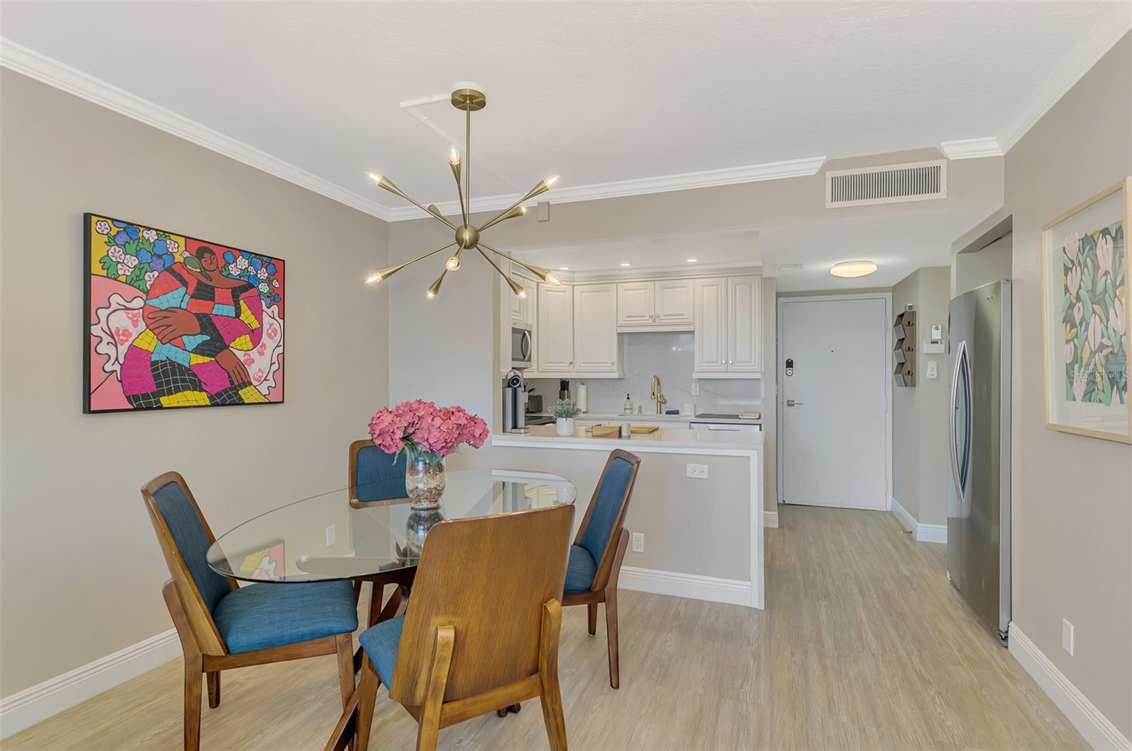 Image 12 of 40 For 5855 Midnight Pass Road 333