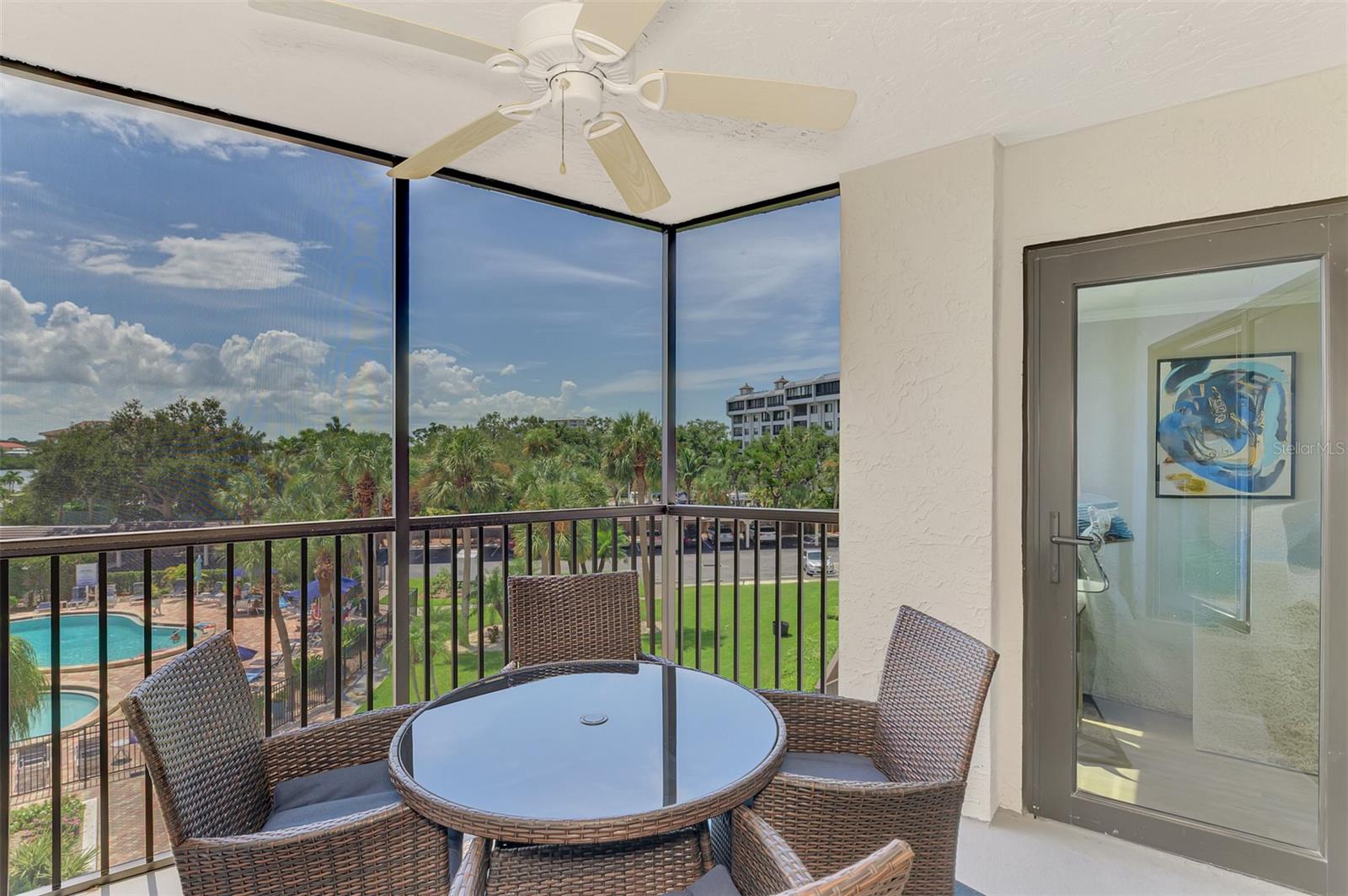 Image 26 of 40 For 5855 Midnight Pass Road 333