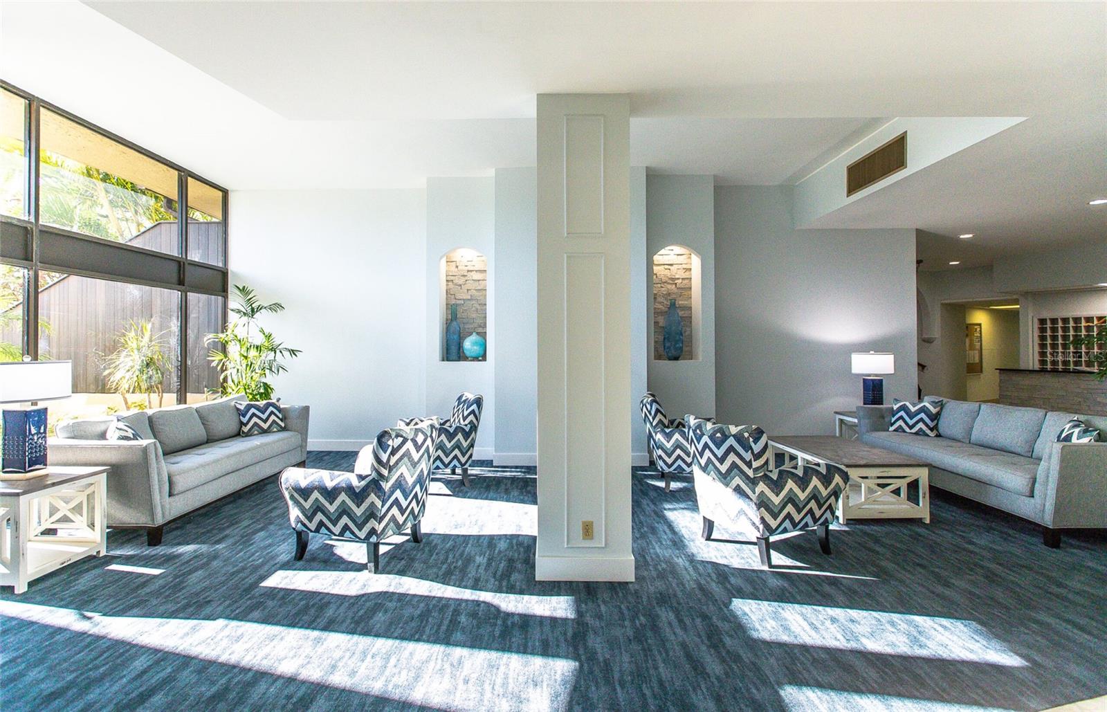 Image 32 of 40 For 5855 Midnight Pass Road 333