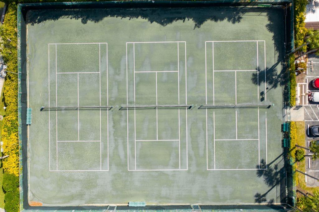 Image 34 of 40 For 5855 Midnight Pass Road 333