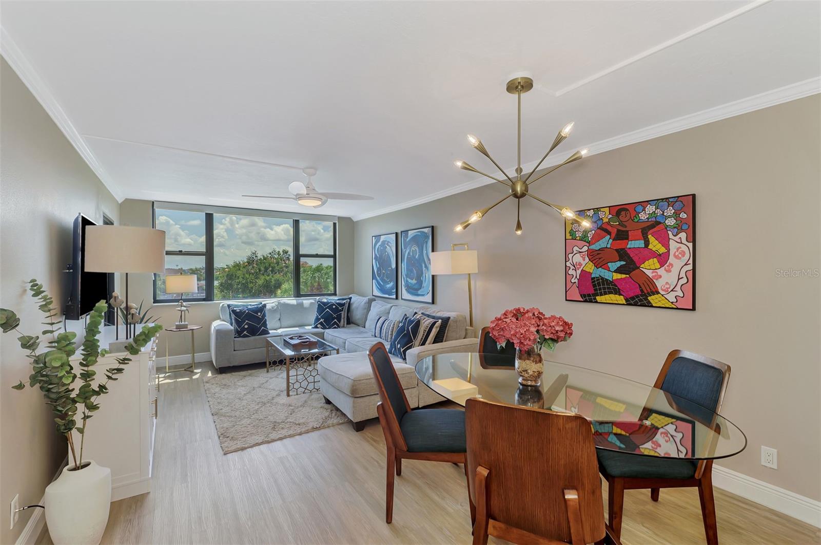 Image 5 of 40 For 5855 Midnight Pass Road 333