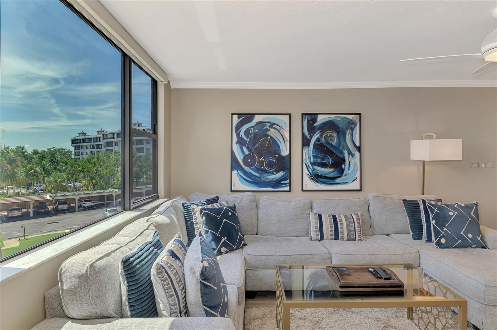 Image 9 of 40 For 5855 Midnight Pass Road 333