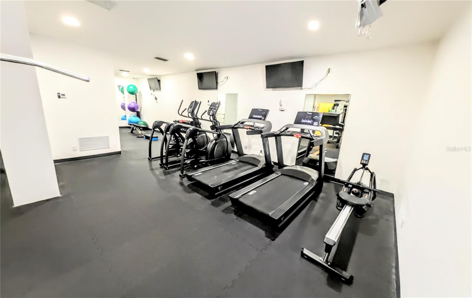 Image 38 of 54 For 4822 Ocean Boulevard 5f