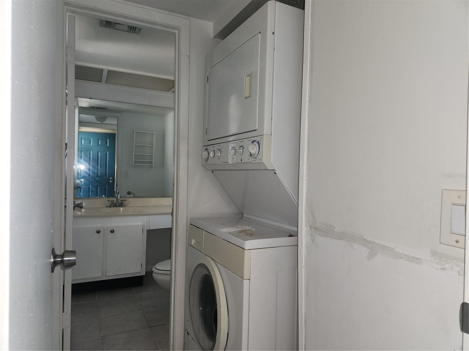 Image 11 of 13 For 6122 7th Avenue W