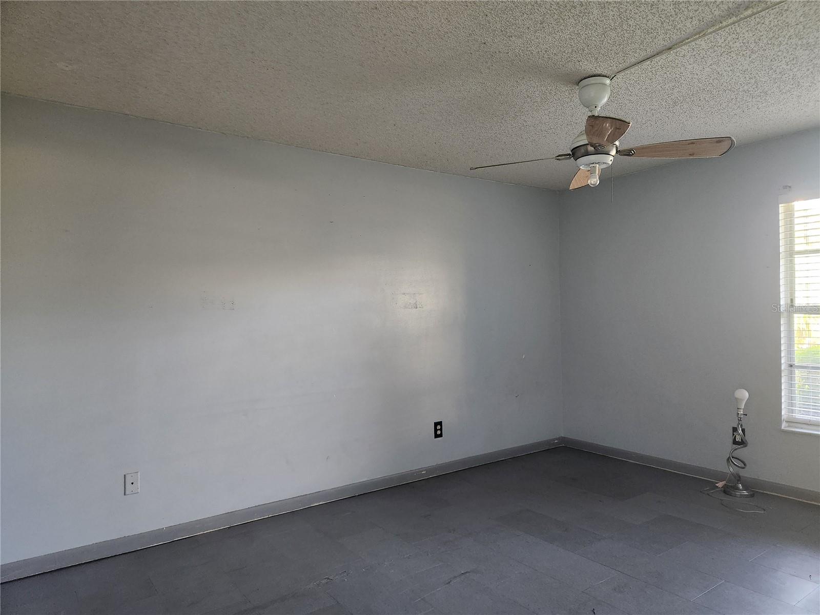 Image 8 of 13 For 6122 7th Avenue W