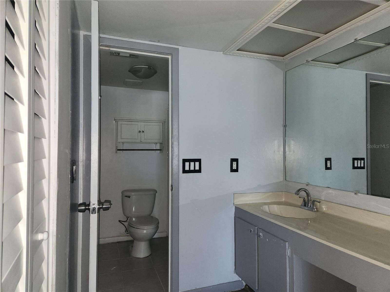 Image 9 of 13 For 6122 7th Avenue W