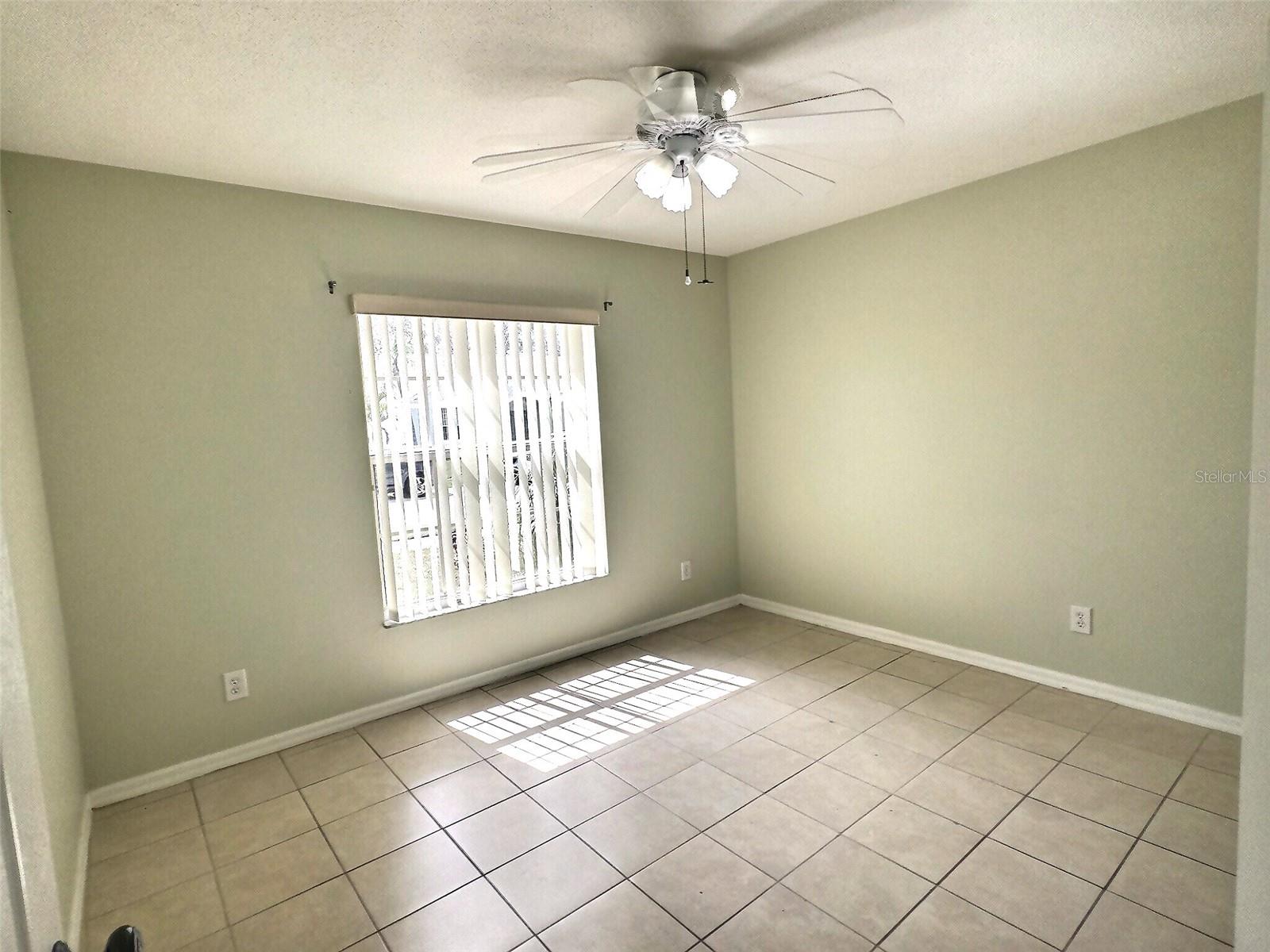 Image 15 of 19 For 339 Fareham Drive