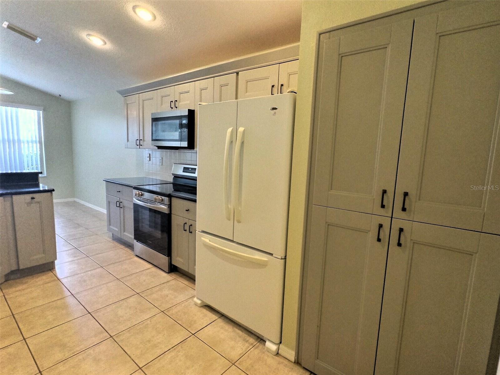 Image 6 of 19 For 339 Fareham Drive