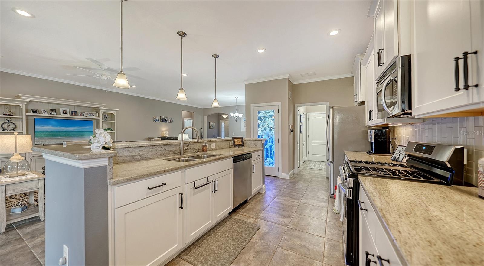 Image 17 of 87 For 8143 36th Street E